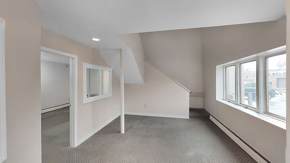 13 Westminster St, Lewiston, ME 04240